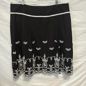 Black, A-line, knee-length embroidered cotton skirt, Jones NY, 2X, side zipper